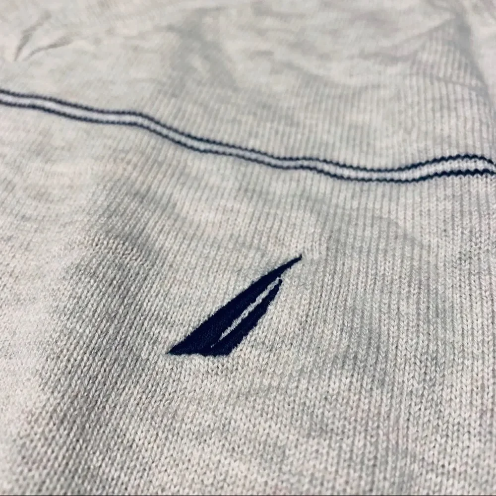 Men’s v-neck sweater